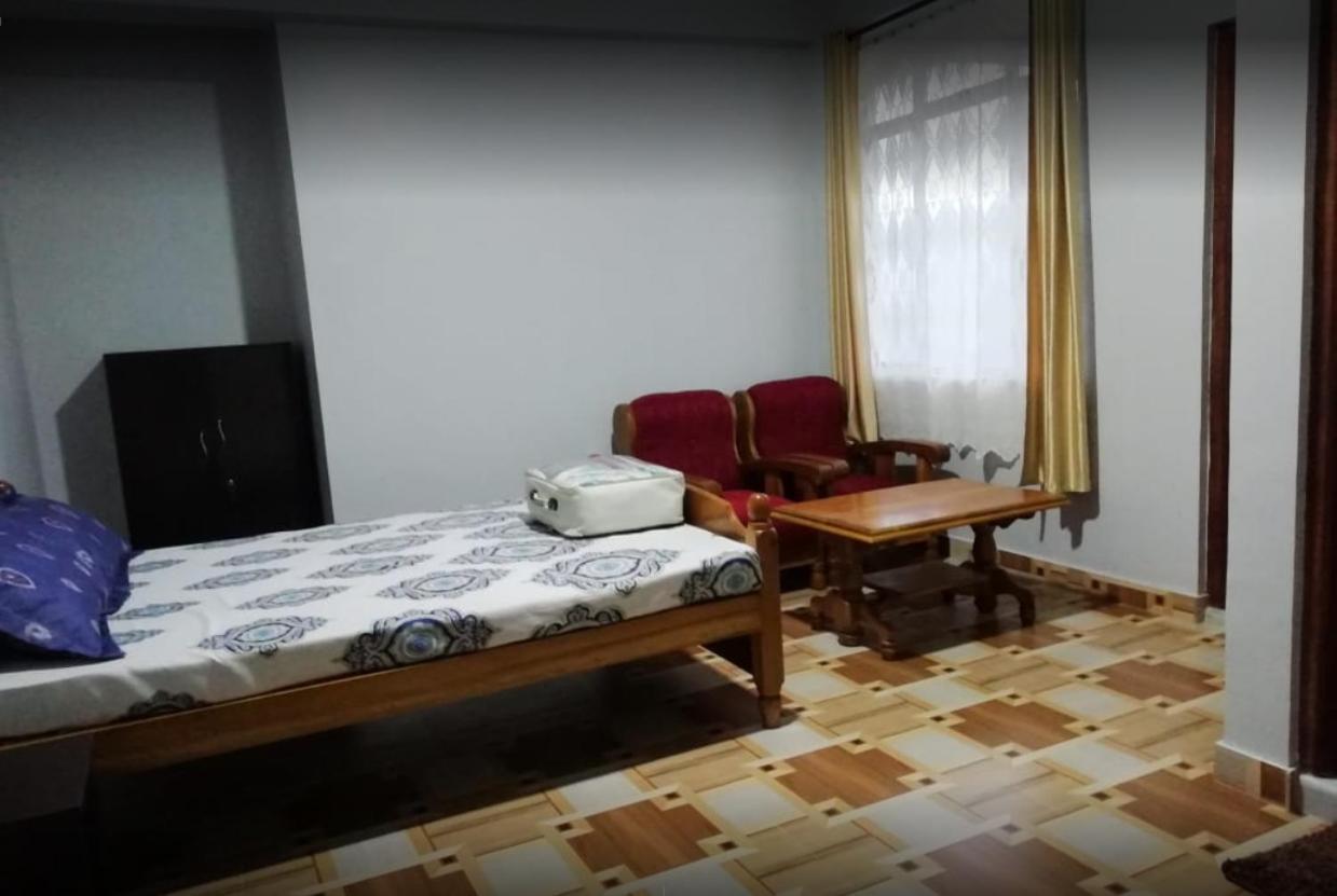 Breiancy Holiday Inn Czerapuńdżi Zewnętrze zdjęcie