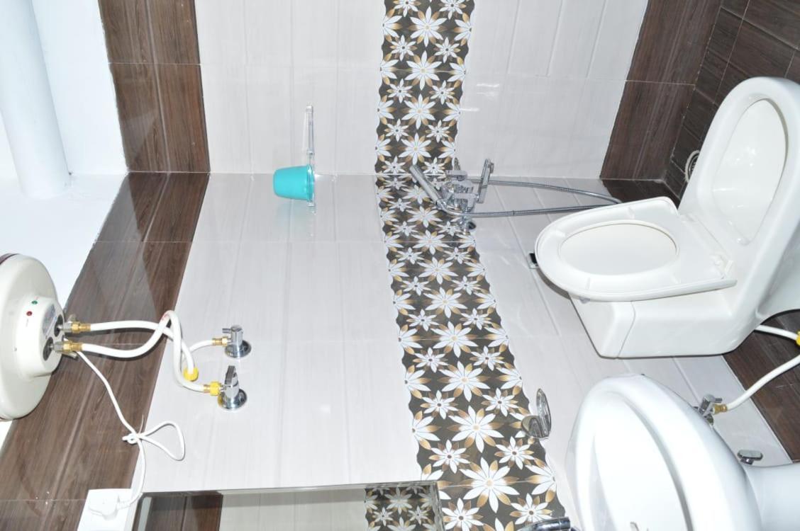 Breiancy Holiday Inn Czerapuńdżi Zewnętrze zdjęcie