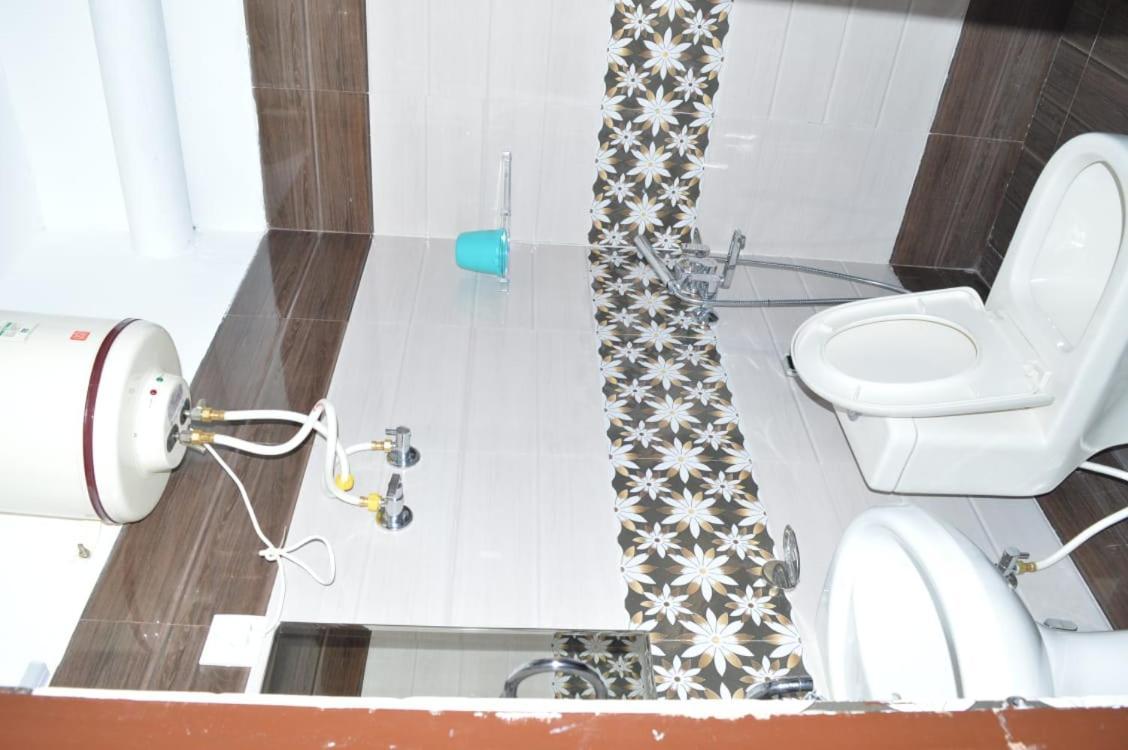Breiancy Holiday Inn Czerapuńdżi Zewnętrze zdjęcie